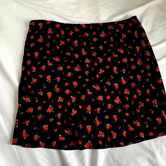 ASOS Floral Rose Pattern Mini Skirt Size 14 - Picture 3 of 7